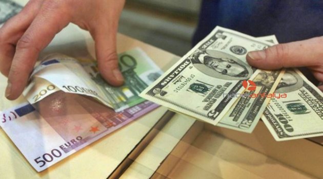 Dolar 4.5 TL'yi gördü!