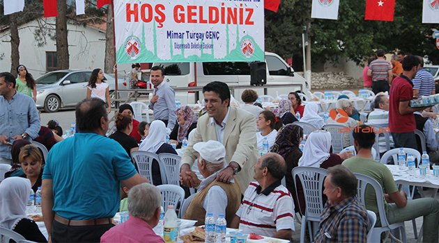 DÖŞEMEALTI BELEDİYESİ’NDEN 40 BİN KİŞİLİK İFTAR SOFRASI