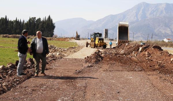 Döşemealtı'nda Yol Çalışmaları