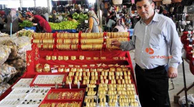 Düğünlerde 'çakma altın' dönemi