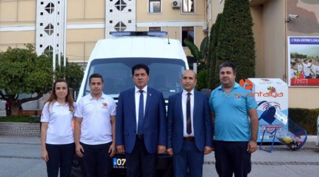 Düşen turistin yardımına Başkan Gül yetişti