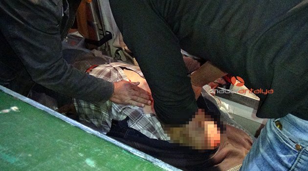 Duvara çarpan sürücü hayatını kaybetti