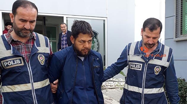 Duvarı kırıp hırsızlık yaptı
