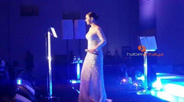 EBRU GÜNDEŞ'İN ANTALYA KONSERİ NASIL GEÇTİ?