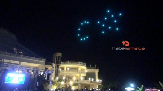 Ece Seçkin konserinde drone şov