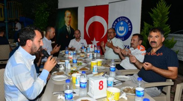 Eğitimciler iftarda buluştu