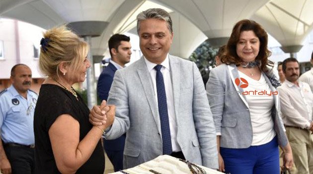 El İzi Pazarı'nda şenlik var