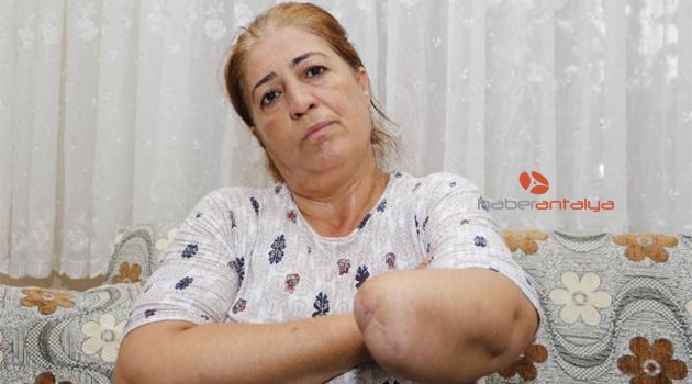 Elindeki uyuşma için gittiği hastanede kolundan oldu