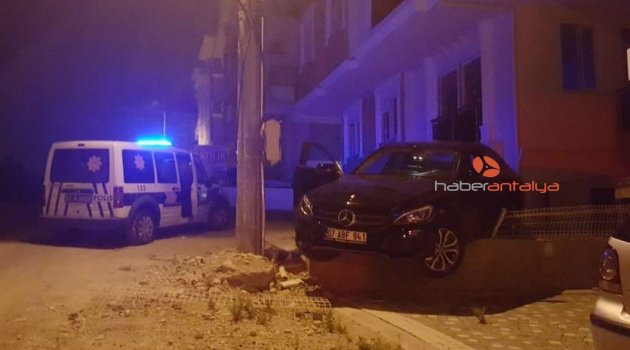 Emanet otomobille duvara çıktı