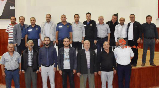 Emniyetten muhtarlarla güvenlik toplantısı