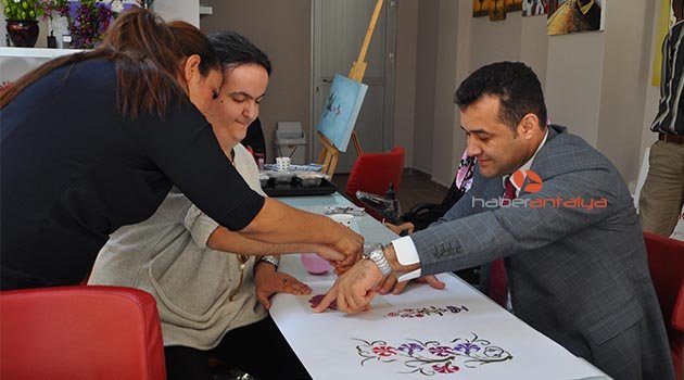 Engeli birey ve yakınlarına sanat terapisi