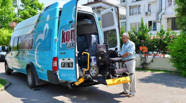 Engelli seçmene araç desteği