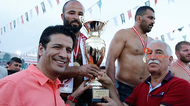 Er Meydanlarında Döşemealtı rüzgarı
