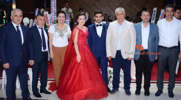 Eski başkan oğlunu nişanladı