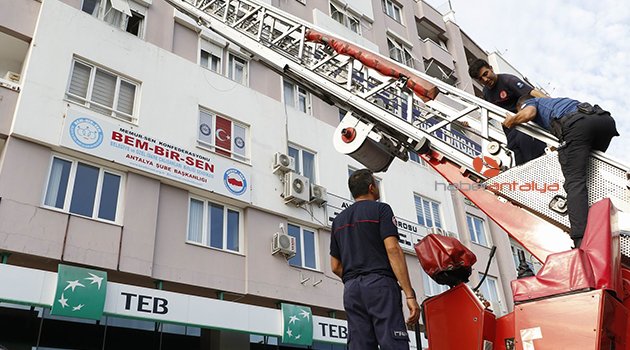 Eski eşinin attığı mesaj polisi alarma geçirdi