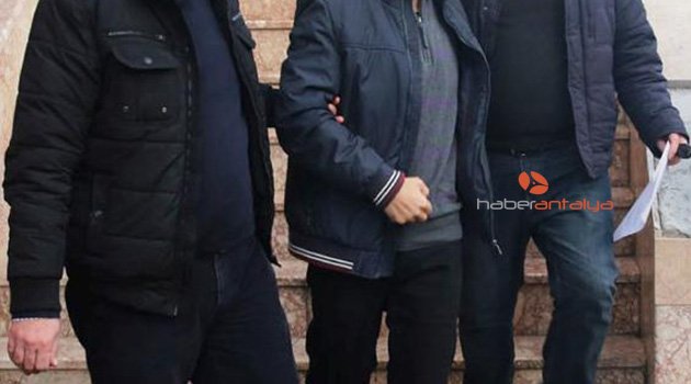 Eski özel kalem müdürüne FETÖ gözaltısı