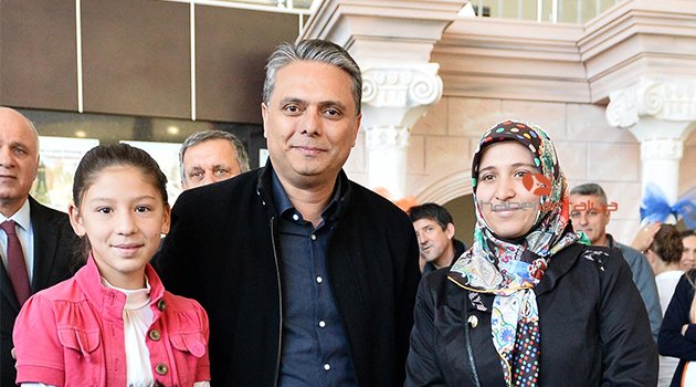 ESRA'NIN YENİ YIL DİLEĞİNİ BAŞKAN UYSAL YERİNE GETİRDİ