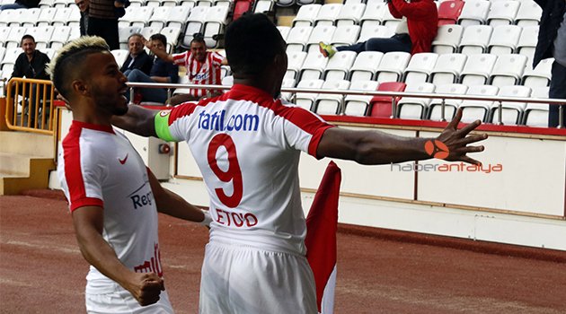 Eto’o, evinde gole daha yakın