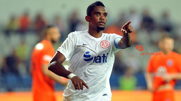 ETO’O’YA YILIN FUTBOLCUSU VE KAPTANI ÖDÜLÜ