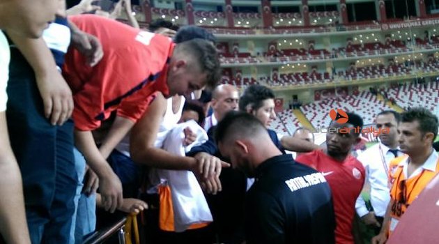 ETO'O: ANTALYASPOR İLK 10’A GİREMEZSE 100 BİN EURO VERECEK
