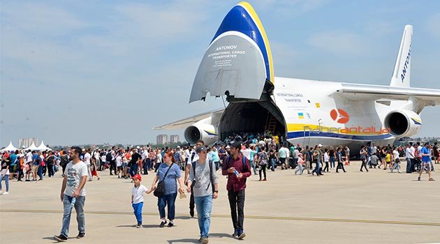 'Eurasia Airshow'da Rus Sukhoi, 5 milyar dolarlık 104 süper jet satışı imzaladı