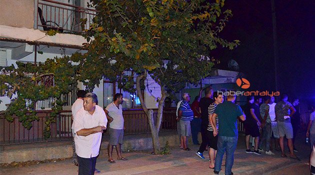 Eve giren hırsızı vatandaşlar yakaladı