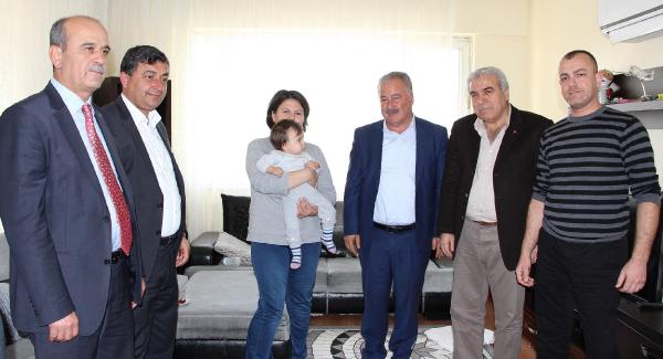 EVİ YANAN AİLEYE BELEDİYE DESTEĞİ