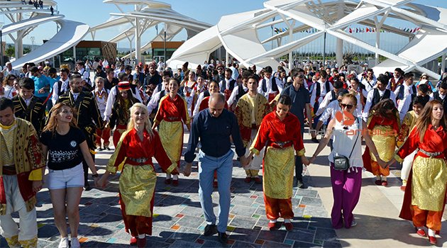 EXPO 2016'DA, 'BİRLİK VE BARIŞ' HALAYI