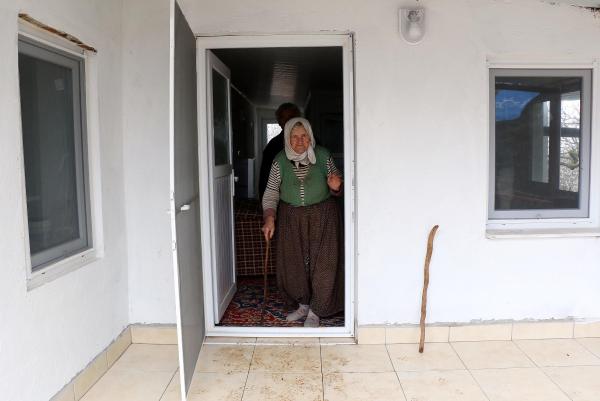 Fatma Nine'ye Ev Sürprizi