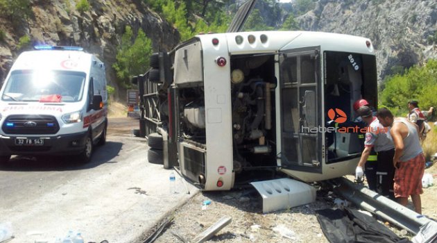 FECİ ÇARPIŞMA! ÖLÜ VE YARALILAR VAR