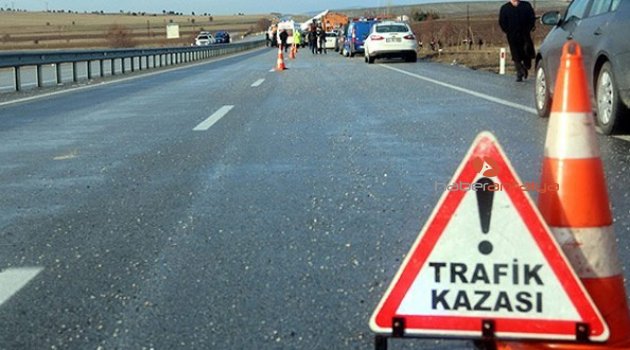 Feci kaza: Motosiklet devrildi, üzerindeki 1 kişi öldü, 2 kişi yaralandı