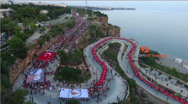 Fener alayına Türk bayraklı çağrı