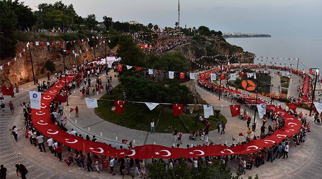  Fener Alayı'nda 15 bin kişi yürüdü