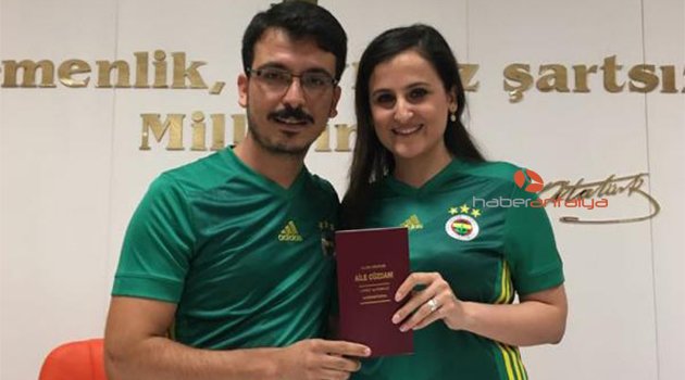 Fenerbahçe forması giyerek nikah kıydılar