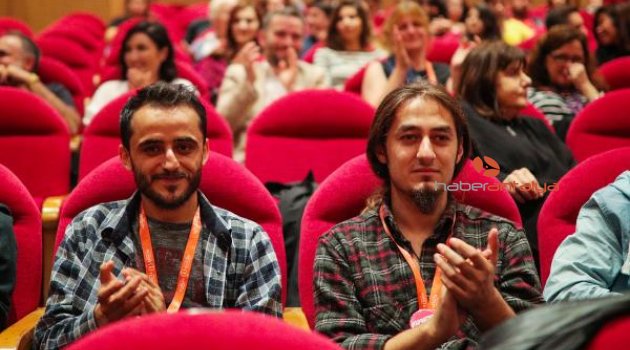 Festivalde gösterimi yarıda kalan 'İnsan Seli' seyirciyle yeniden buluştu