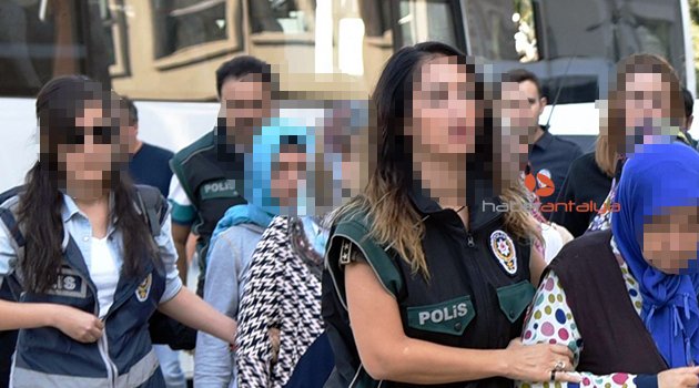 FETÖ OPERASYONUNDA 30 ÖĞRETMEN TUTUKLANDI
