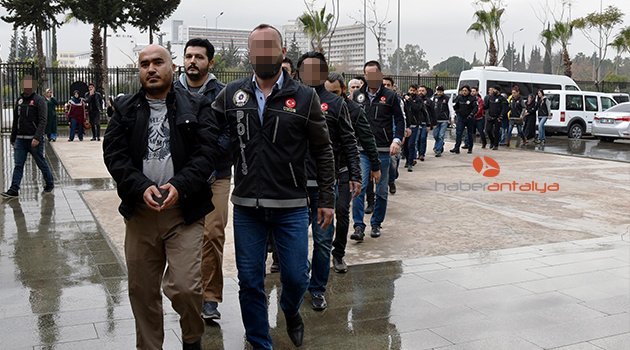 FETÖ'DEN İHRAÇ 16 ÖĞRETMEN ADLİYEDE