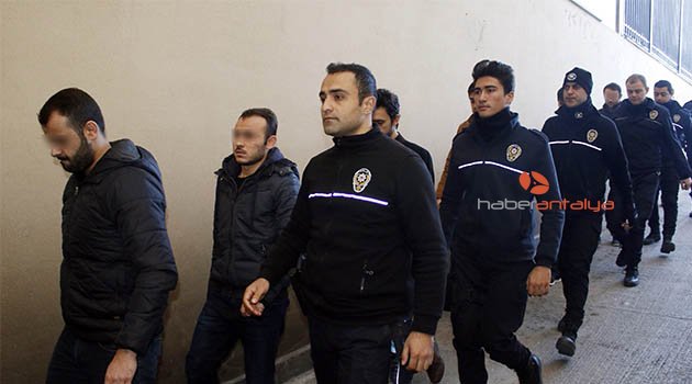 FETÖ'nün askeri mahrem yapılanmasına 42 tutuklama