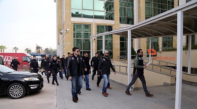FETÖ'nün sözde imamı olduğu iddia edilen 8 şüpheli tutuklandı