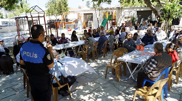 FİNİKE'DE HUZUR TOPLANTISI