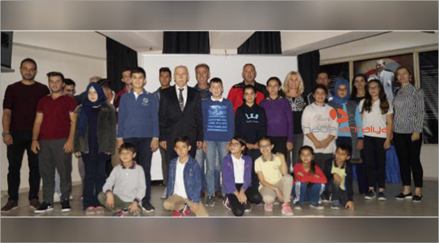 Finike'de öğrenci temsilcisi seçildi