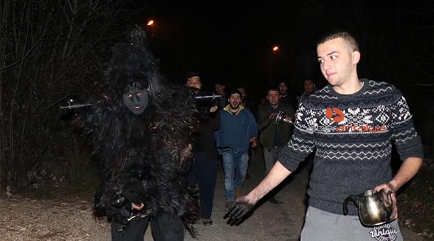 Finike'de 'pıngıdık' geleneği nesillerdir yaşatılıyor