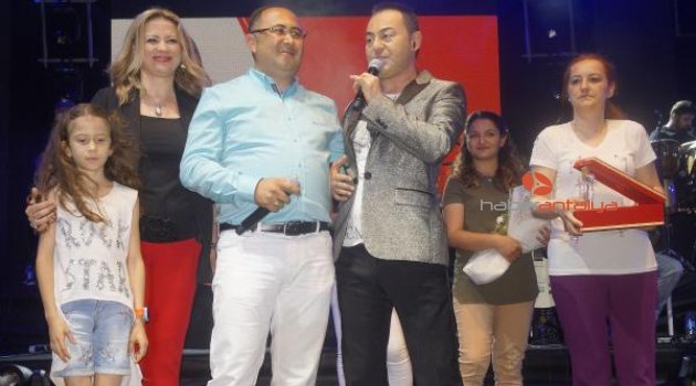 Finike'de Serdar Ortaç konseri