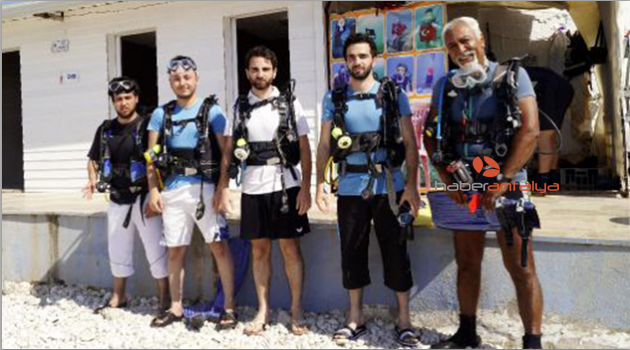 Finike'de turistlere dalış eğitimi