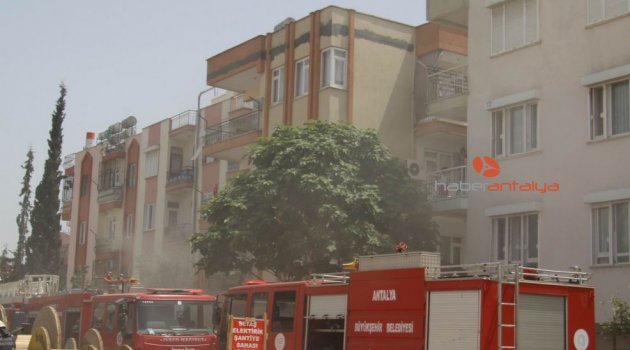 Fırında unutulan pasta kalıbı korkuttu