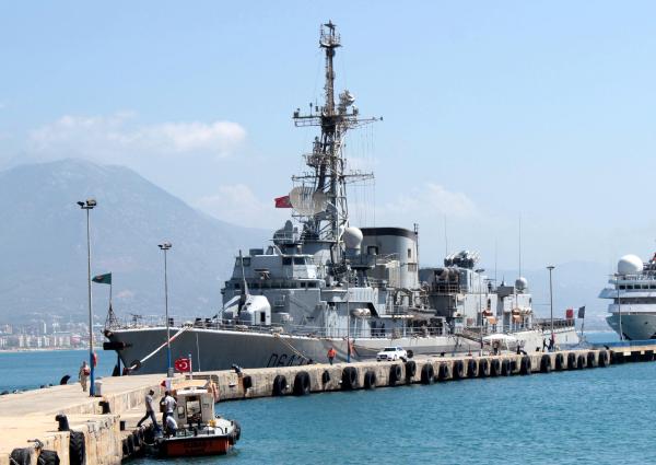FRANSIZ ASKERİ GEMİSİ ALANYA'DA