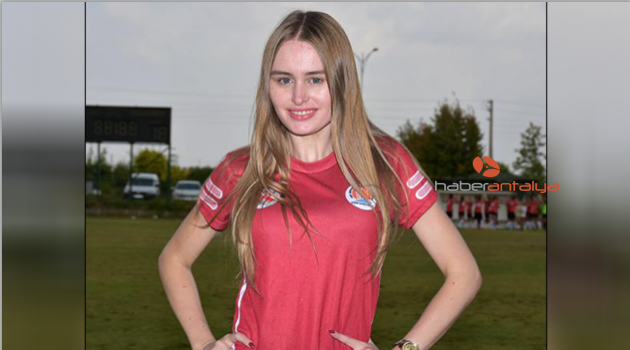 Futbol âşığı Rus güzel