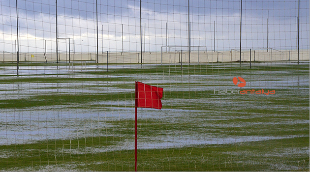 Futbol takımlarının kampı için Belek'te yağış tehditi!..