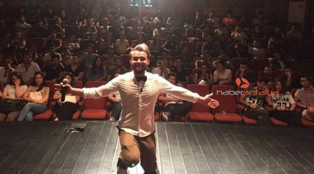 Futbolculardan genç komedyene destek