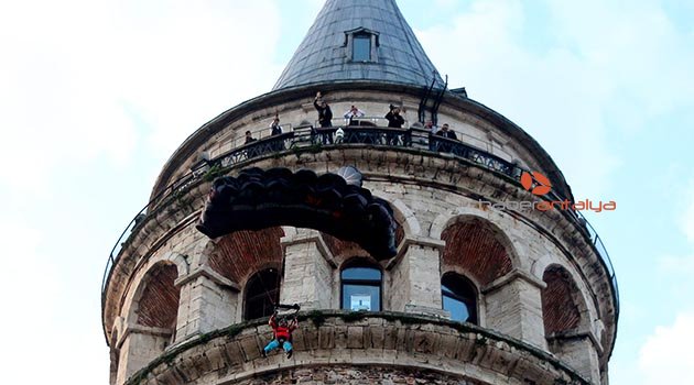 Galata Kulesi'nden tarihi atlayış